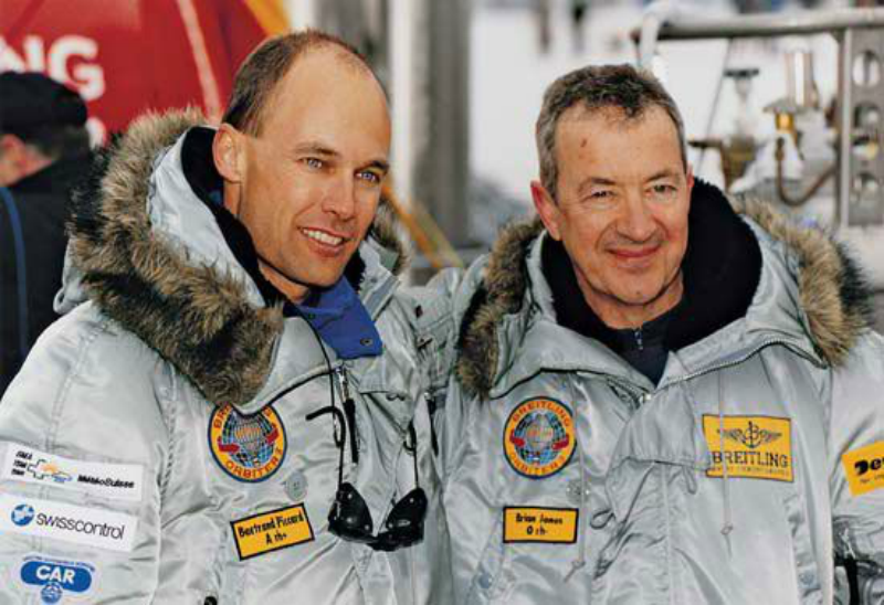 Bertrand Piccard and Brian Jones with the Rozière balloon